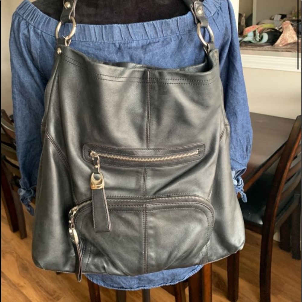 B Makowsky leather purse